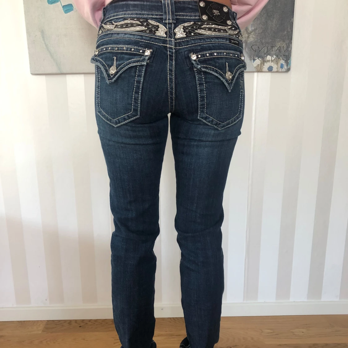 Blå jeans från Miss Me - 90