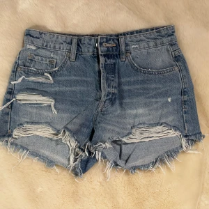Jeans shorts  - Så fina och aldrig använt 💗💗
