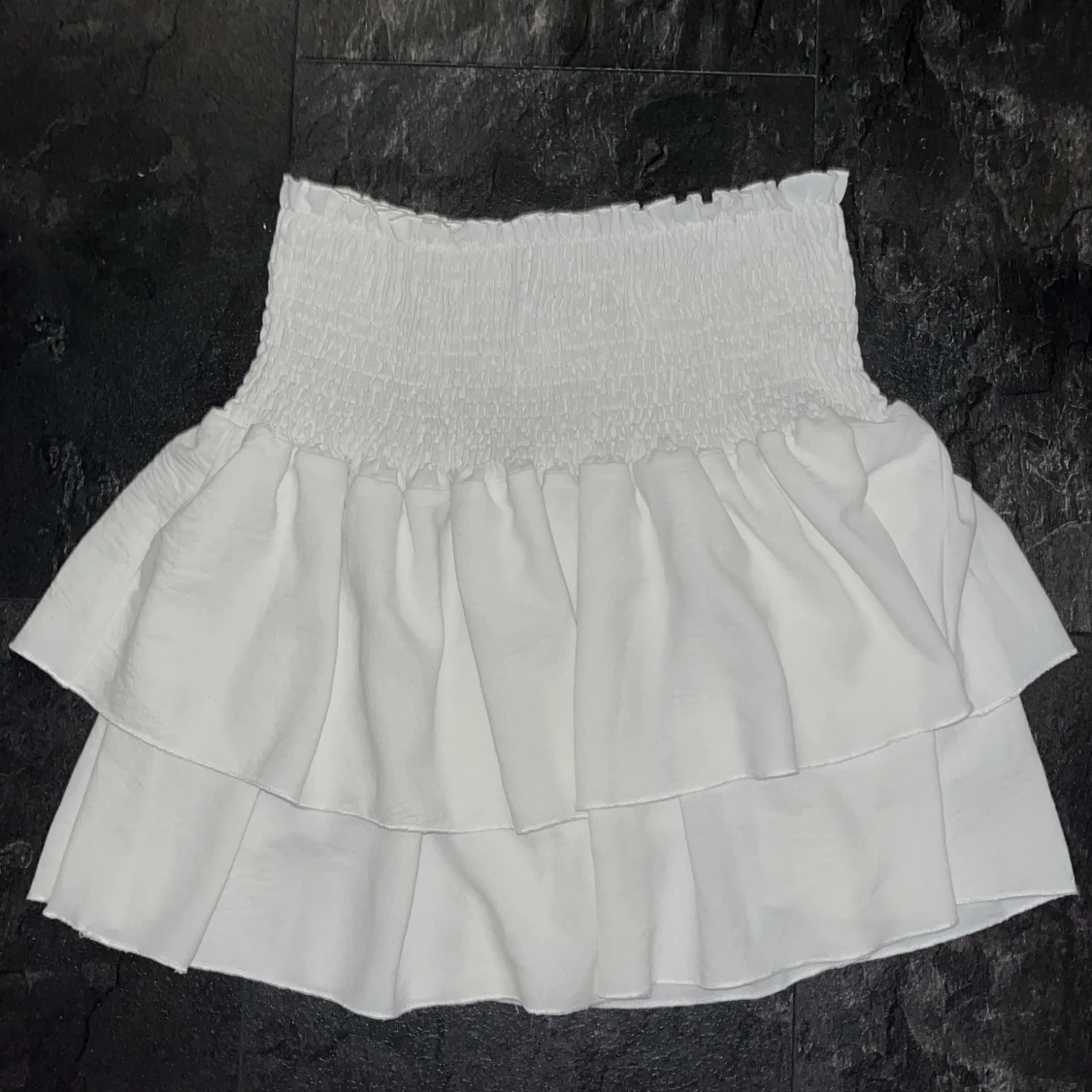 Vit kjol stockholm stil