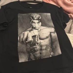 Tupac tröja  - Denna är i storlek m den är använd ett fåtal gånger 