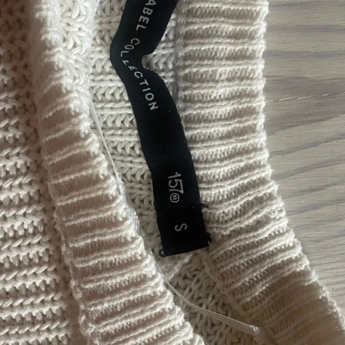 Vit stickad tröja från Label Collection - 91