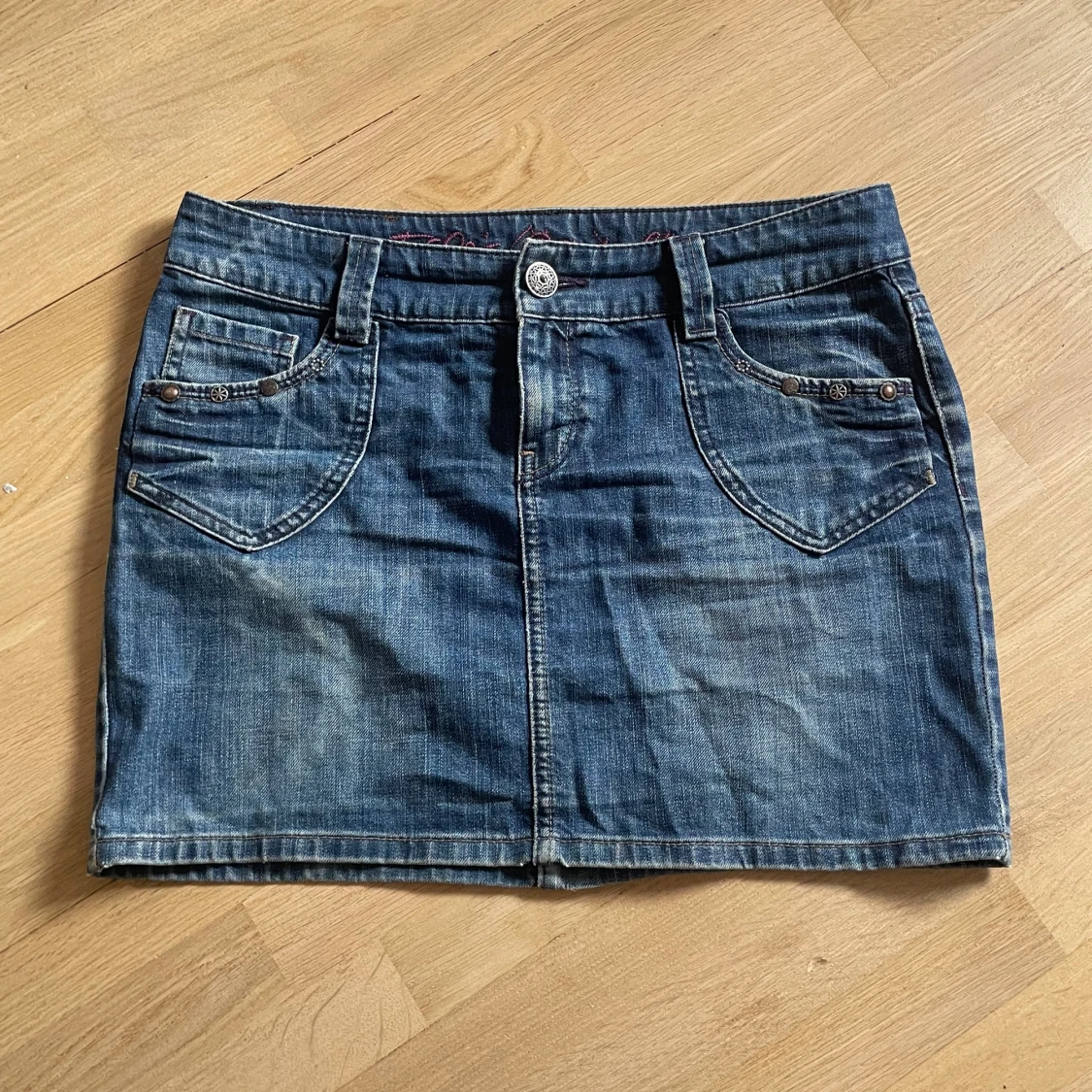 Supersnygg esprit jeans kjol