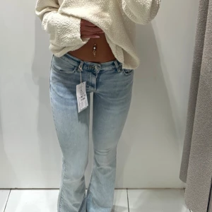 bootcut jeans - supersnygga jeans från gina med bootcut! Använda fåtal ggr men som nya!💌🫶🏼
