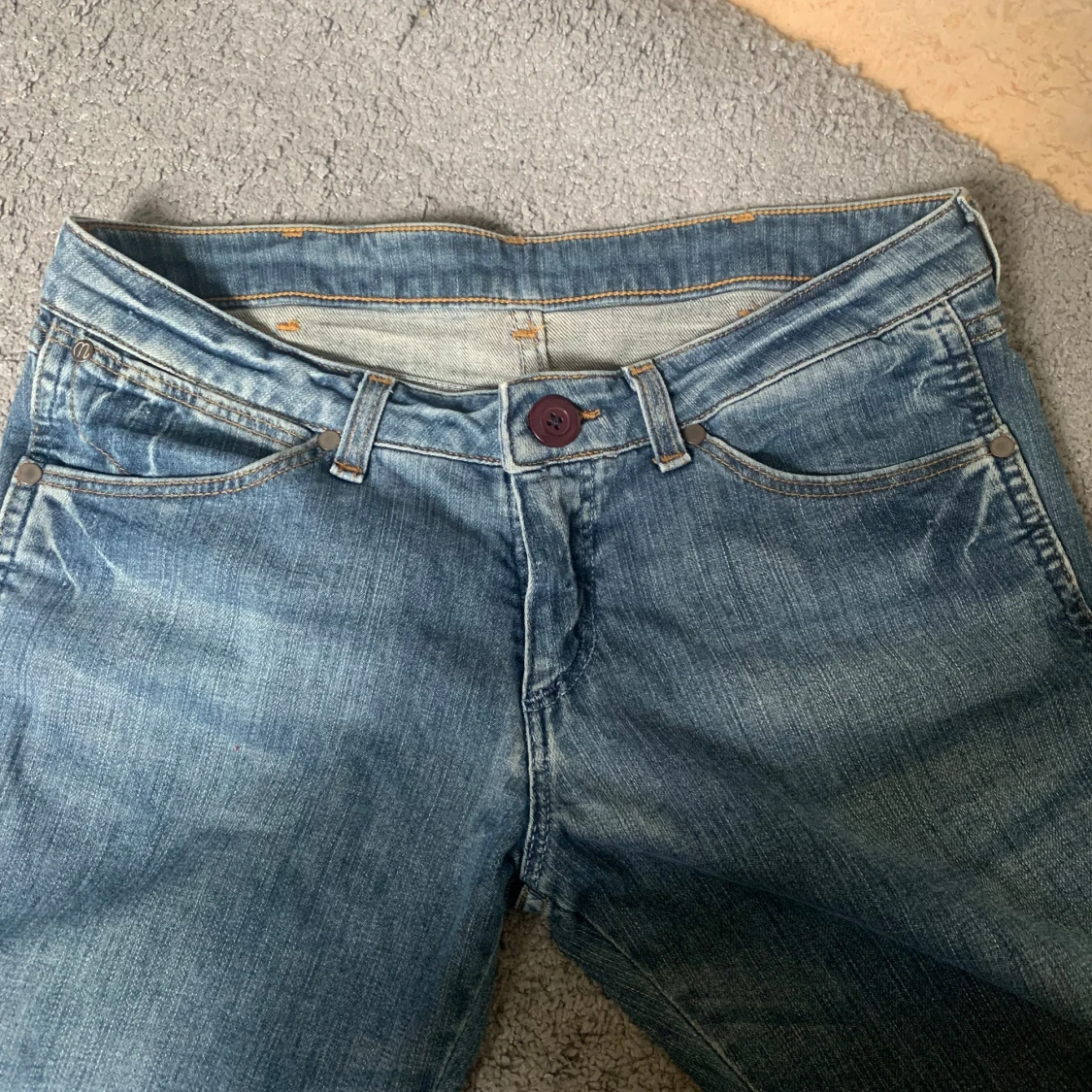 Blå jeans från Wrangler