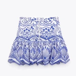 Supergullig kjol!! - Säljer nu min fina somriga kjol från zara, den är andvänd ett fåtal gånger så i väldigt fint skick🥰 Skriv för frågor eller fler bilder💕