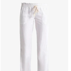 Roxy linnebyxor - Säljer ett par roxy linnebyxor som aldrig blivit använda