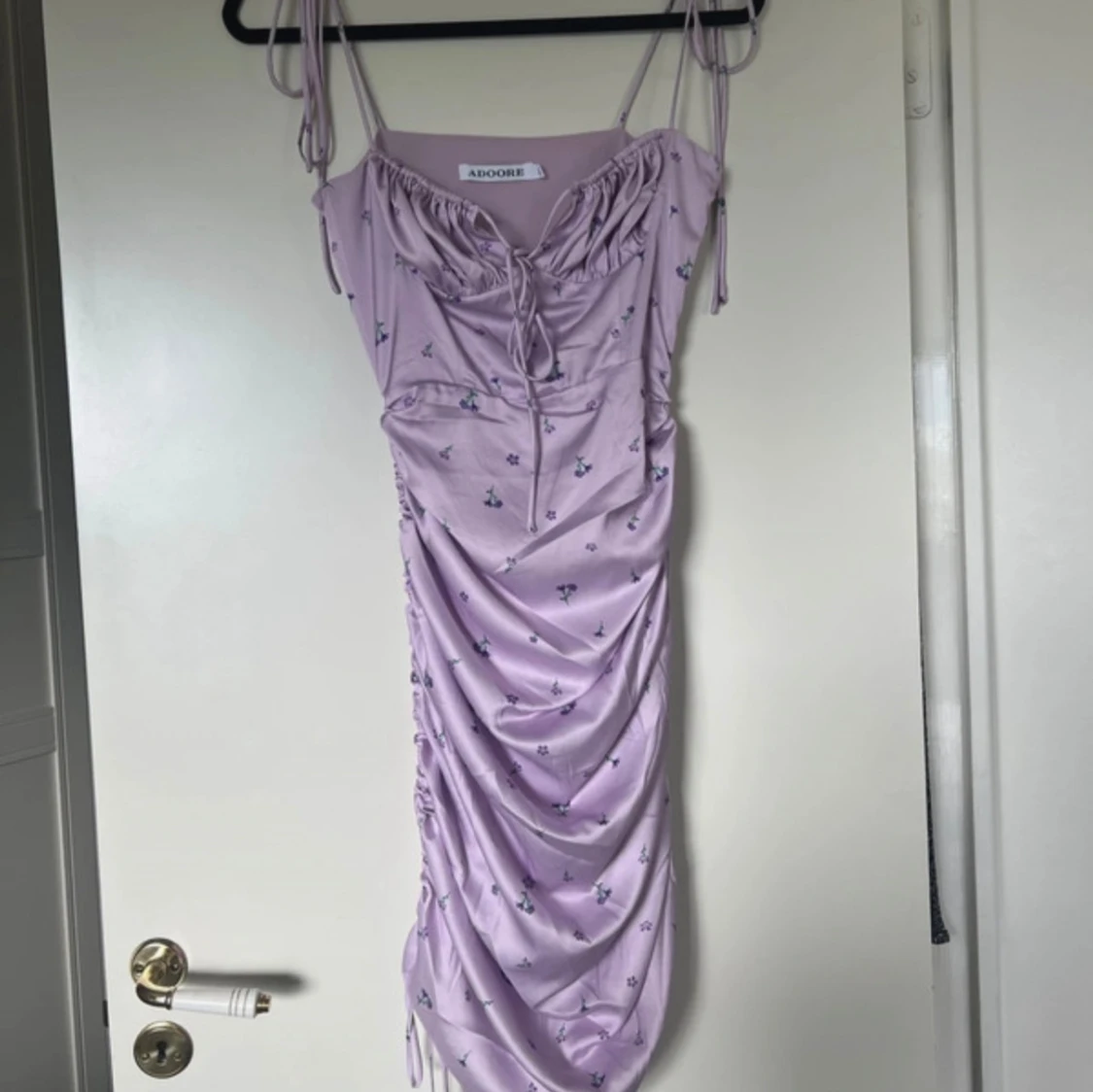 Ljuslila klänning från Jacqiee