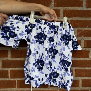 Vacker blus från Ellos. Strl 46/48 - Nyskick!