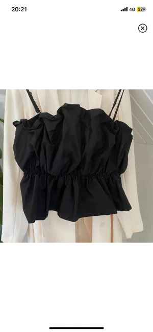 Topp - Jättefin topp från H&M med midjemarkering