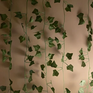GRÖNA BLAD SLINGA🍃 - 🍃Vill bli av med de så lägg prisförslag! Finns fler slingor så skriv bara! Titta fler annonser!! En slinga = 5kr, 4 slingor = 14kr, köp gärna fler!🍃