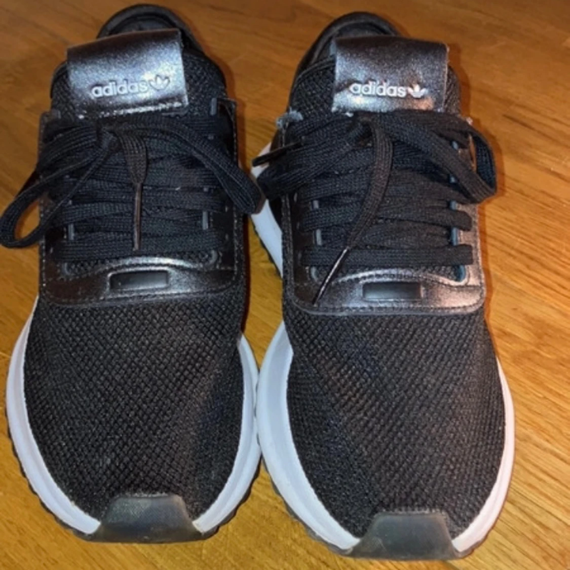 Adidas skor stl 36 - 90