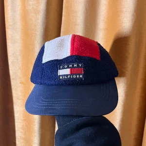 Tommy Hilfiger keps - Perfket för vintern! Inga defekter! Dm vid frågor