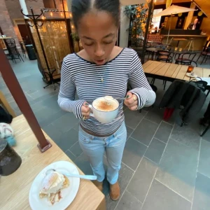 Randig tröja djup rygg - Perfekt skick! Pris kan diskuteras vid snabb affär ❣️ Använd gärna köp direkt 🪩 (Köp från annonsen innan denna om du vill ha fri frakt)