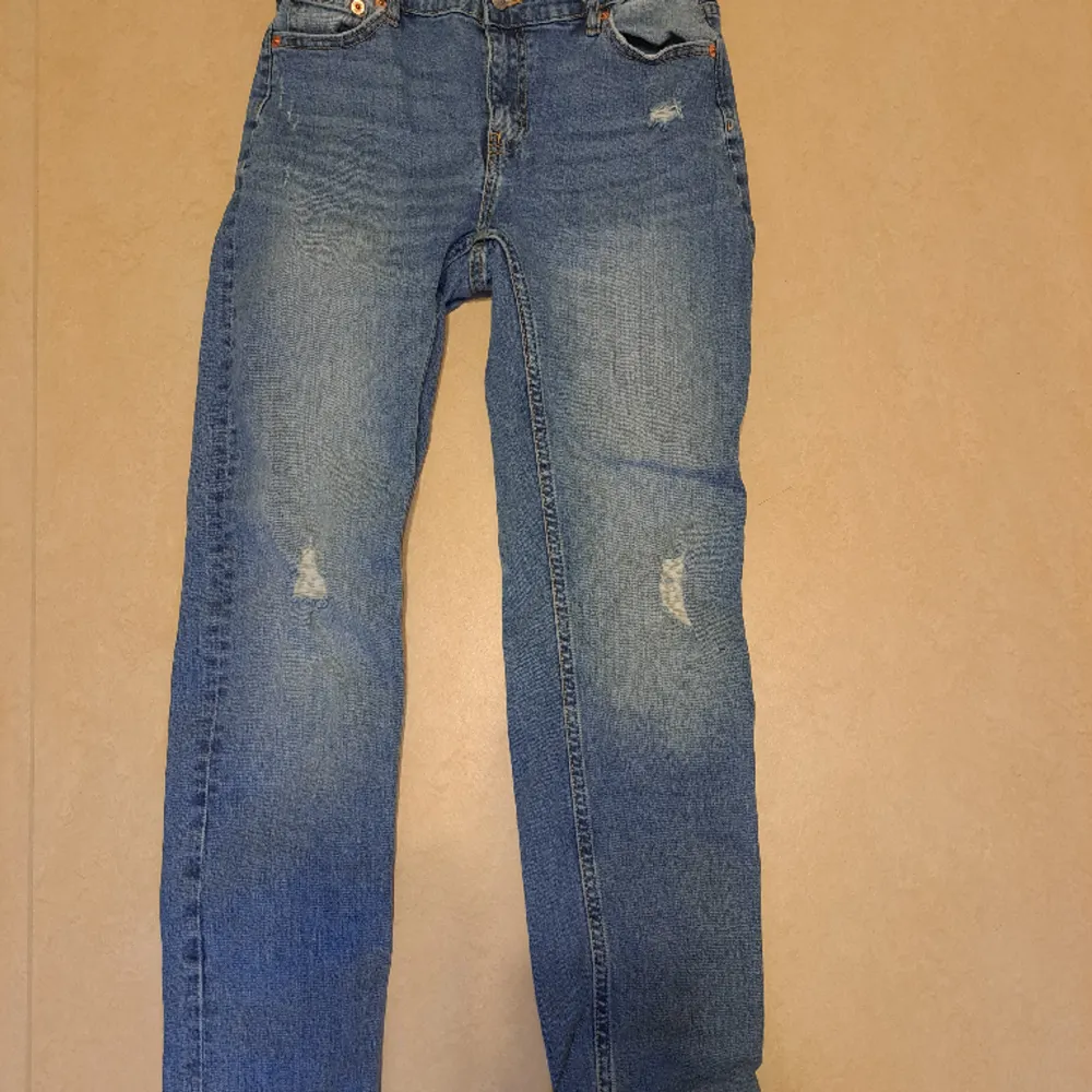 Mörkblåa jeans från lager 157.. Jeans & Byxor.