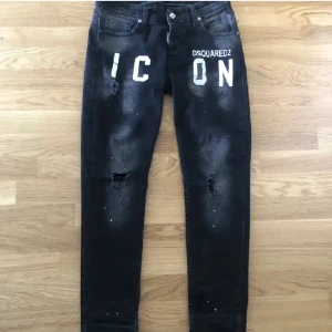 Dsquared2 Jeans - Köpt: Dsquareds hemsida Skick: 10/10 Använd: 3-4 gånger