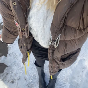 FJÄLLRÄVEN - XXXS passar enda upp till S. liten defekt på en arm men inget som syns eller som man tänker på. kan tänka mig att sänka vid snabb affär 