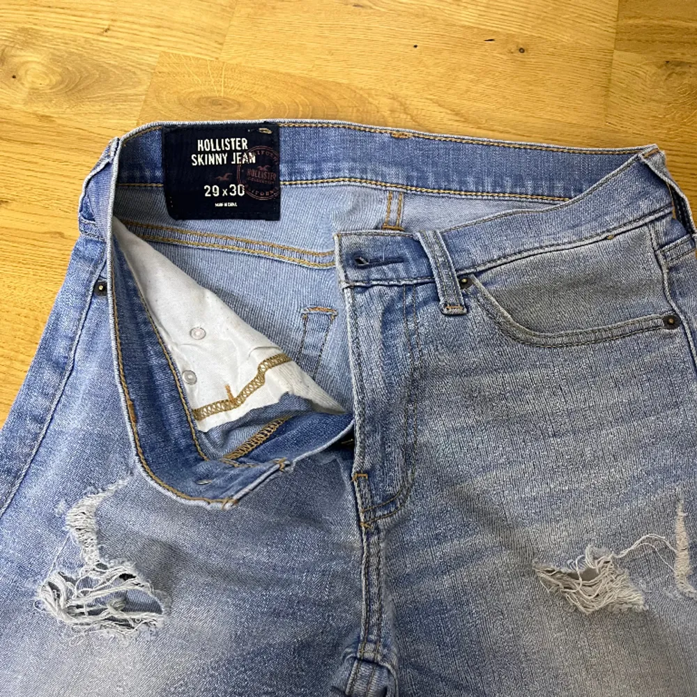 Jeans från hollister storlek 29/30 fint skick!. Jeans & Byxor.