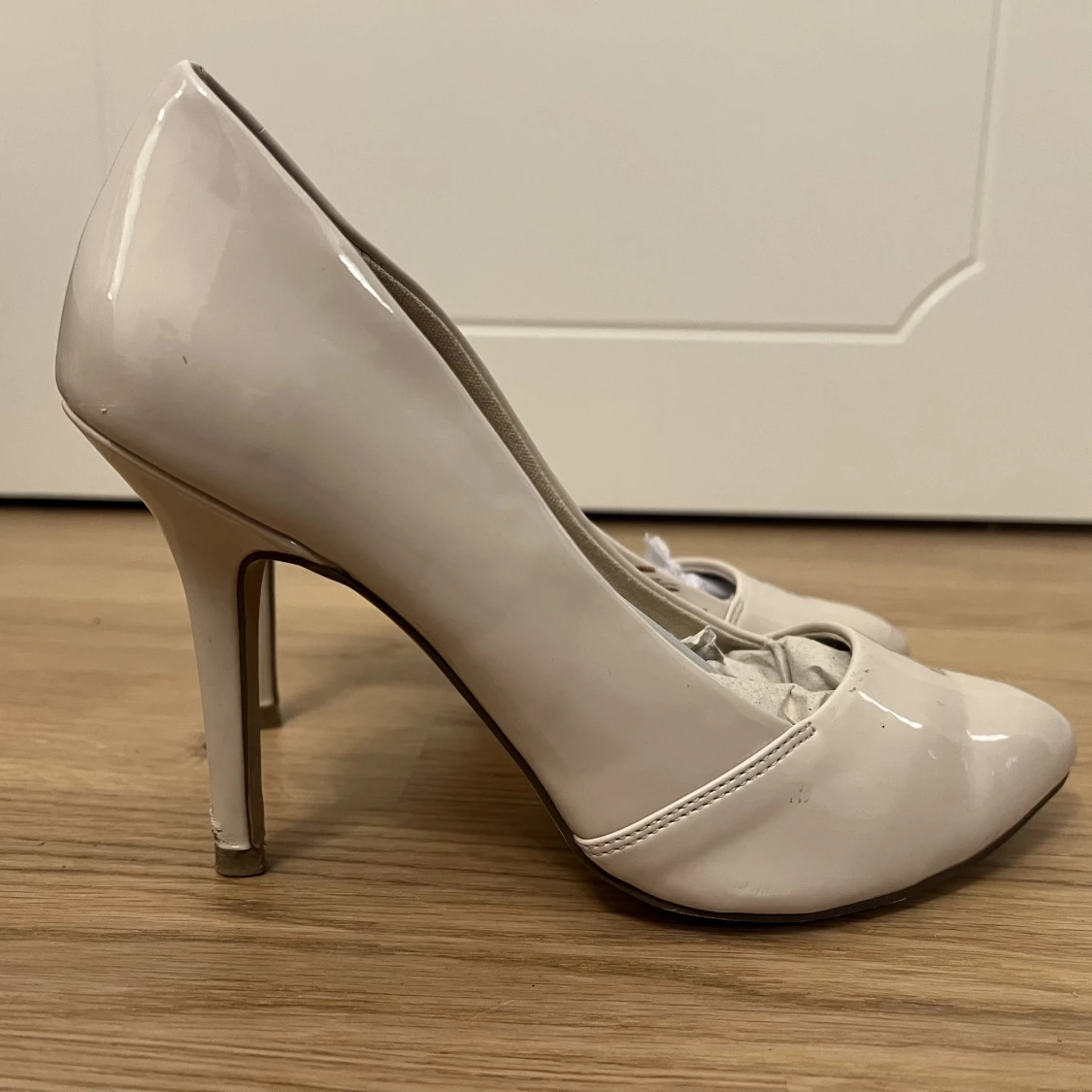 Höga klackskor i beige  - 91