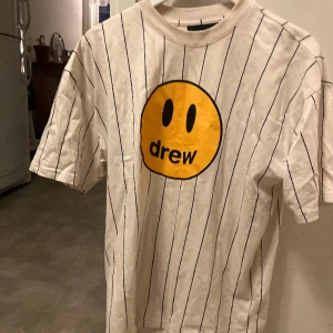 Drew house  - Thsirt från drew house. 200 Storlek S. Unisex