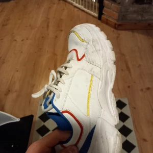 Trade/byta lidl skor - Hej jag tänkte kolla om nån vill trade/byta mot mona limited edition lidl skor tvättar d såklart innan jag skickar ni kan även få med ett par extra skosnören