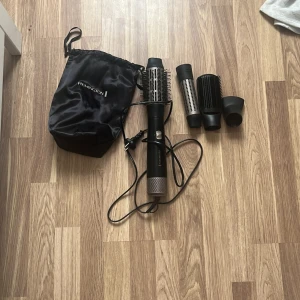 Värmeborste  - Från remington säljer då den inte kommer till användning ingår 4 olika stylingverktyg 