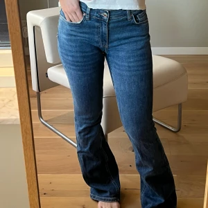 Boot cut jeans low waist - Från Gina 🥰 sparsamt använda! 