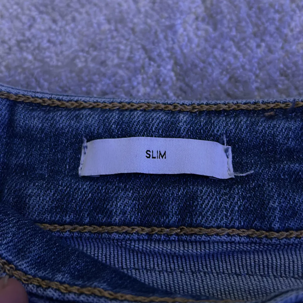 Tjo, säljer mina Calvin Klein jeans eftersom dom inte passar mig längre, 10/10 skick, modell slim . Jeans & Byxor.
