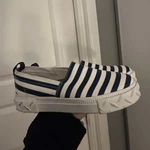 Eytys - Eytys perfekta till våren! Är i jättefint skick!