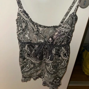 Odd molly linne  - Gulligt odd molly linne i fint skick💕