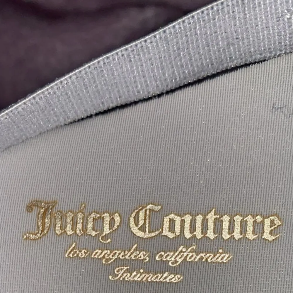 Juicy couture push up BH:ar från LA, inga defekter🖤 Inte helt säker på storlek men runt 75C  Använd gärna köp nu<3 Ge gärna prisförslag!. Övrigt.