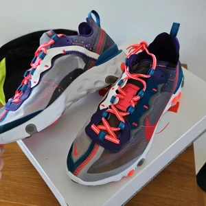 Nike REACT ELEMENT 87 TRAINERS - Nya