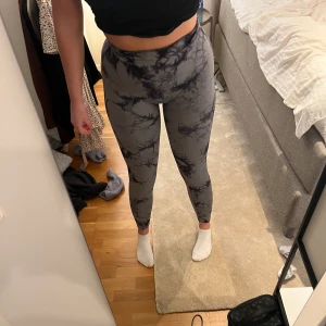 Träningstights  - Säljer dessa träningstights🩷 Storlek S, passar även M