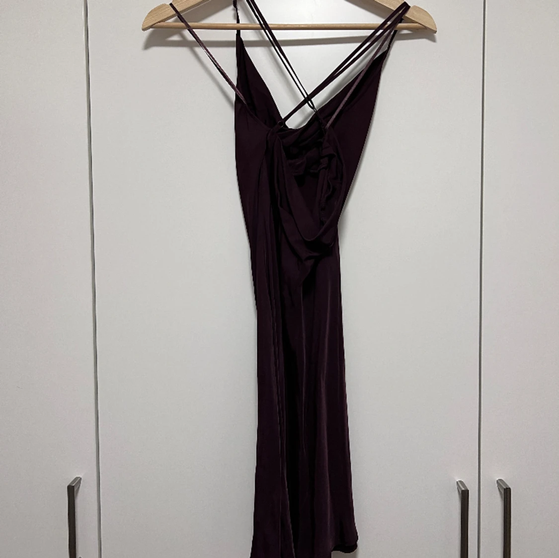 Vinröd klänning - 90