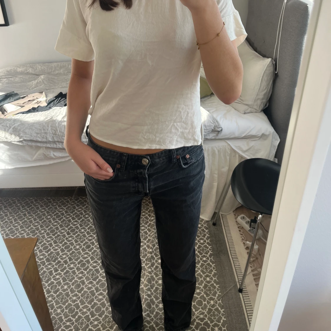 Grå/svarta mid waist zara jeans - 90