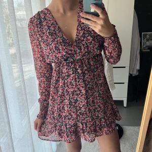 Volangklänning - Så fin volangklänning som passar perfekt till midsommar!🥰 