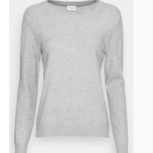 Vila stickad tröja - Stickad tröja från vila 💜 köpt på zalando för ca 300-350kr. 