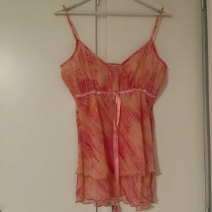 Cami I mesh - Bara testad, den passade inte. Det står L på storleken men passar mer S/ en liten M! 