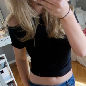 Svart off shoulder - Söt svart topp💕💕
