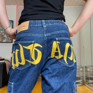Baggy jeans - Only used one time, bought on secondhand in Berlin this summer for 650kr. Size: W32. I’m happy to discuss the price💕