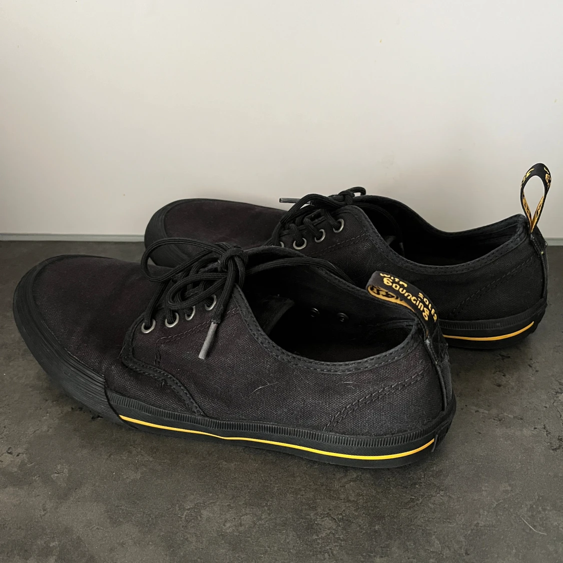 Dr Martens Pressler Canvas Shoe - 90