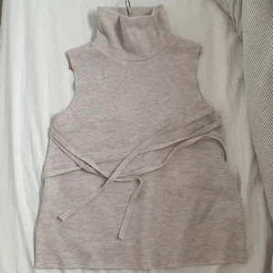 Finstickad Pullover - Super snygg finstickad pullover som tyvärr inte kommer till användning längre! Jätte fint skick!💕