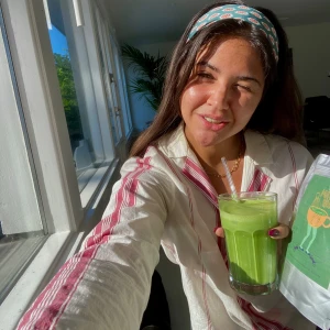 Matcha pulver 30g - Ceremoninellt matcha pulver från Kyoto Japan! Vi är stolta att få släppa vårt helt egna matchapulver till er matcha älskare! Skapa dina matcha moments med oss på matchabros🍵🍵🍵🌟🌟🌟  Besök oss på vår Instagram @brosmatcha