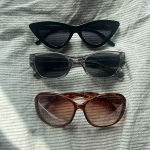 Solglasögon  - Alla är i fint skick, 80kr styck! Alla tre för 200kr :)) skriv vilka du är intresserad av