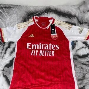 Arsenal T-Shirt Storlek S - Oanvänd. Vid frågor Dm’a
