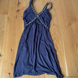  Fyra klänningar, 8-10Y -  Bra kvalitet, 8-10Y 