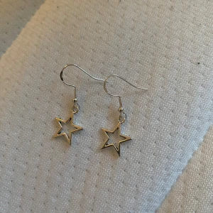 Stjärn örhängen  - Väldigt fina och prisvärda örhängen🩷🩷🩷🩷