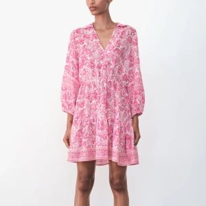 Klänning  - Jättefin klänning från zara  Endast använd 1 gång