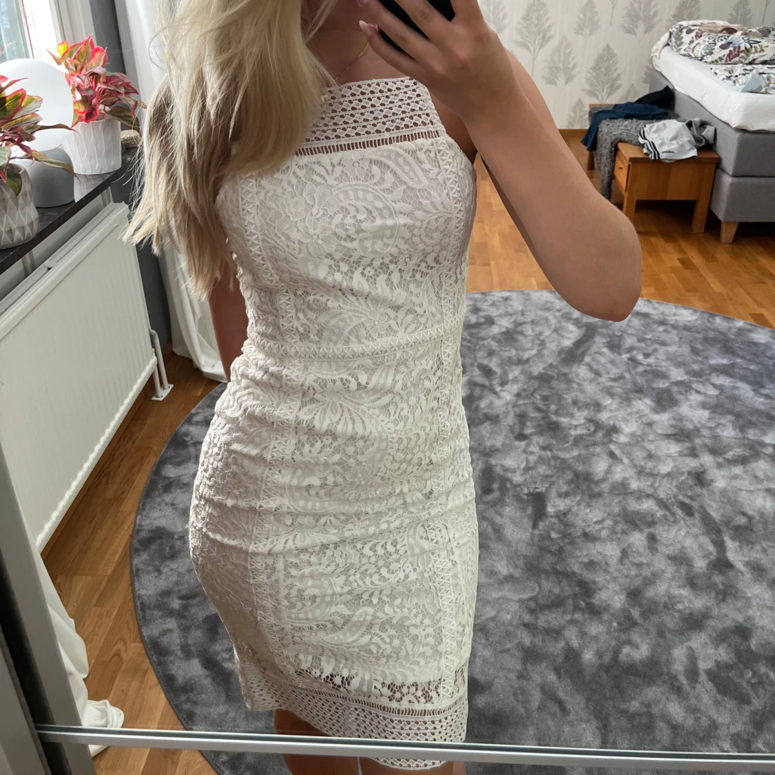 Vit spetsklänning