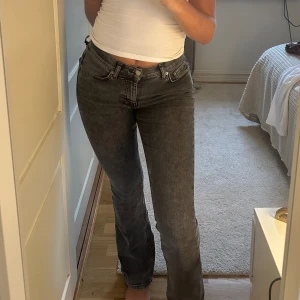 Populära bootcut jeans  - De populära bootcut jeansen från Gina, nyskick aldrig använda💓
