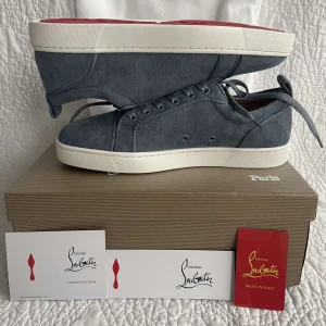 Christian Louboutin skor - Helt nya Christian Louboutin skor, skriv för fler frågor. Mvh